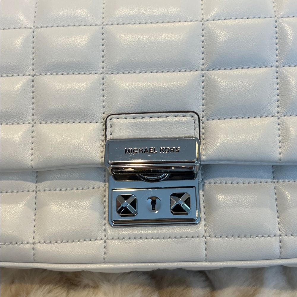 Michael Kors Tribeca Large Quilted Leather Shoulder Bag in Optic White - Picture 11 of 12